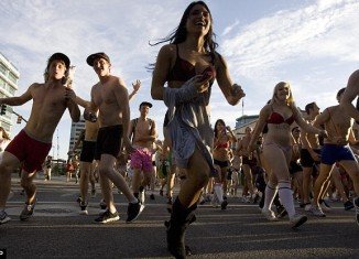 3,000 people run through the streets of Salt Lake City in their underwear to protest against Utah “being so uptight”
