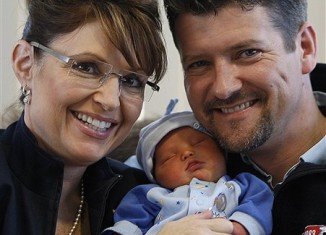Todd and Sarah Palin have been offered $1 million if they pass lie detector test over Joe McGinniss' book claims.