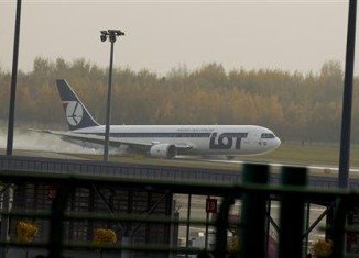 A Boeing 767 flying from New York operated by Polish LOT airlines made an emergency landing at Warsaw airport today