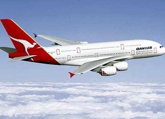 A London-bound Qantas A380 with 258 on board was forced to divert to Dubai after an engine problem occurred on Friday