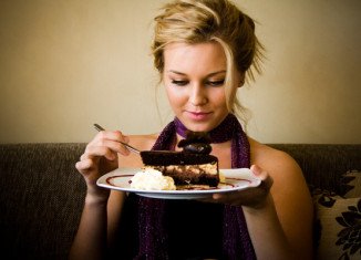 Eating large amounts of sugary, refined carbohydrates, such as biscuits and cakes, may trigger excess hair