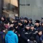 Apple stops iPhone models sales in China after iPhone 4S launch was disrupted by large crowds