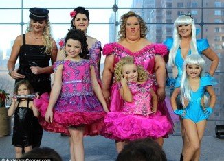 A group of indomitable and infamous pageant moms have been given the beauty queen treatment, transforming them into adult-sized versions of their daughters on Anderson Cooper show