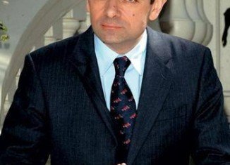 An internet hoax about the death of the Mr. Bean star Rowan Atkinson became the top trending topic worldwide on Twitter