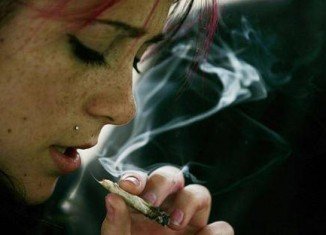Smoking marijuana is tied to less motivation at work, a new study finding suggests