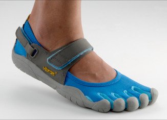 A lawsuit against FiveFingers shoes claims that they pose more risk to the wearer than regular running shoes, and even bare feet
