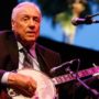 Earl Scruggs, the pioneering banjo musician, has died at 88