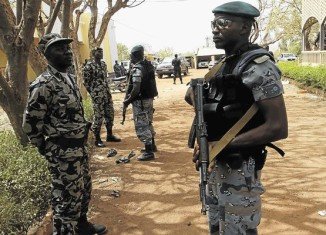 Strategic Mali garrison town of Gao have been attacked by Tuareg rebels with heavy weapons