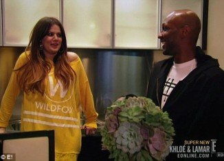 Khloe Kardashian and Lamar Odom have decided not to continue with their reality series, so that he can concentrate on his basketball career