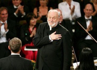Kurt Masur, 84, lost his balance while conducting the National Orchestra of France on Thursday night