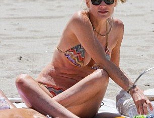 Even though Sharon Stone is now in her mid fifties, she is still flaunting her figure
