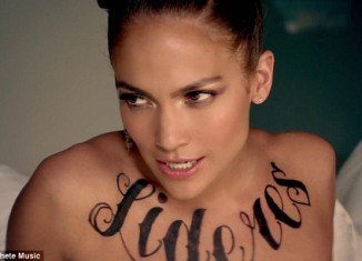 Jennifer Lopez presents her new video for her single Follow The Leader, a collaboration with Puerto Rican reggaeton duo Wisin & Yandel