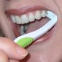 People still don’t know how to brush their teeth, a European study reveals