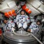 Shenzhou 9 capsule returns to Earth