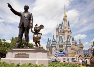 Walt Disney has decided to ban junk food commercials on its TV, radio and online programmes
