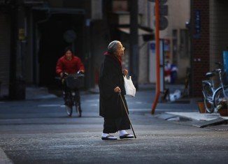 Japanese women have fallen behind Hong Kong in terms of global life expectancy rankings for the first time in 25 years
