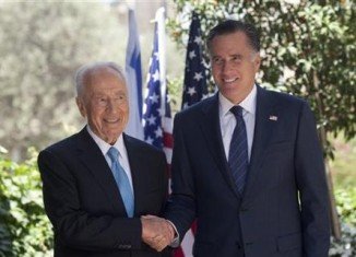Mitt Romney held talks with Israeli President Shimon Peres
