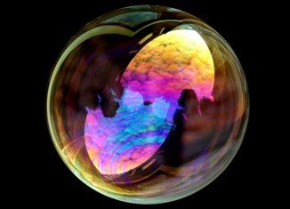 Viewers may soon be able to watch films on soap bubbles after researchers developed a technology to project images on a screen made of soap film