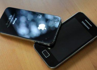 A South Korean court has ruled that tech giants Apple and Samsung both infringed each other's patents on mobile devices