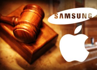 A US court has ruled that Samsung should pay Apple $1.05 billion in damages in an intellectual property lawsuit