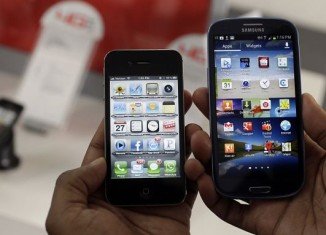 Apple's legal motion to have some Samsung mobile phones banned in the US will now be heard in court on December 6th