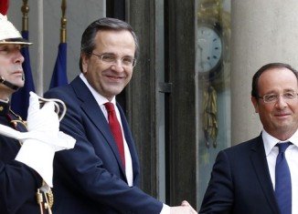French President Francois Hollande has urged Greece to prove it can pass reforms demanded by international creditors, after talks with PM Antonis Samaras