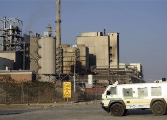 Lonmin says just 13 percent of workers have reported for duty on Monday and says miners have been threatened