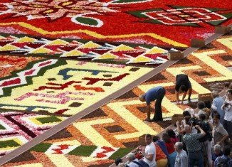 Traditional patterns from Ethiopia, Congo, Nigeria, Cameroon and Botswana are displayed in the 2012 Flower Carpet from Grand Place