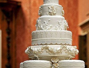 Kate and William wedding cake was designed by Fiona Cairnes
