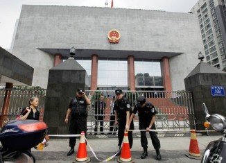 The trial of ex-police chief Wang Lijun has resumed, after it began in secret on Monday
