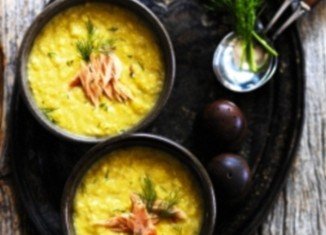 Roasted sweet corn soup with salmon