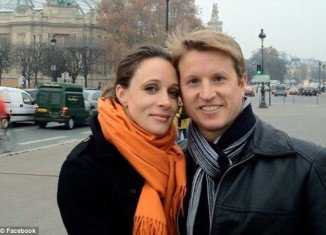 Paula Broadwell served in the military for more than a decade, lives in Charlotte with her radiologist husband, Dr. Scott Broadwell