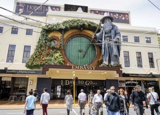 The world premiere of Peter Jackson's new trilogy, The Hobbit, will take place at Wellington's Embassy Theatre on Wednesday evening