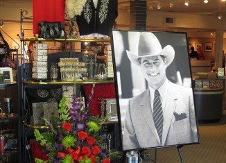 There were plans to commemorate Larry Hagman by scattering his ashes at the Dallas mansion, Southfork Ranch
