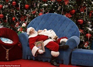 A friendly shopping mall Santa helped Sarah Pasley to lull her baby boy back to sleep during a visit to the Boise Towne Square mall last year
