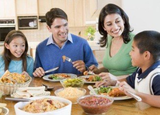 Eating meals as a family improves children's eating habits, even if it only happens once or twice a week