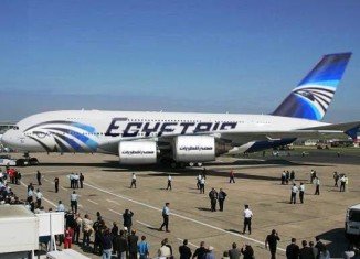 Egyptair has announced it will resume flights to the Syrian cities of Damascus and Aleppo on Monday, after a three-day suspension by many airlines over security on the airport roads