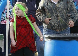 Honey Boo Boo got a head start on Christmas as her family shopped at the Smiley's Flea Market and Yard Sale in their home town of Macon