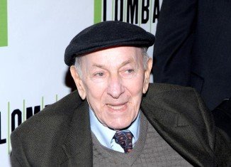 Jack Klugman, who starred in hit TV series in the 1970s and 80s, has died at the age of 90 in Los Angeles