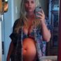 Jessica Simpson shows off new baby bump