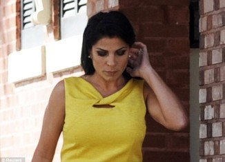 Jill Kelley, the Florida socialite at the centre of CIA director David Petraeus downfall, is planning a tell-all book
