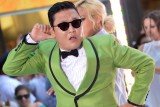 Psy, whose song Gangnam Style became an internet sensation, has apologized for taking part in anti-US protests several years ago