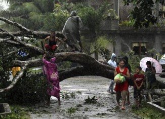 The number of people killed after Typhoon Bopha struck the southern Philippines has risen to 1,020