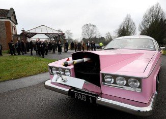 Hundreds attended the funeral of Thunderbirds creator Gerry Anderson in Reading, UK, on Friday