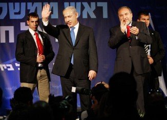 Israeli PM Benjamin Netanyahu has pledged to form as broad a government as possible after his alliance won a narrow election victory