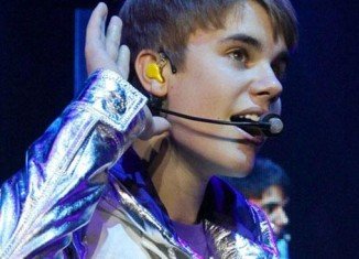 Justin Bieber has won a legal battle in which Stacey Betts claimed her ear drums broke due to the screaming at his concert