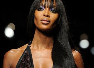 Naomi Campbell has been injured in an attempted mugging in Paris