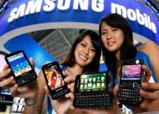 Samsung Electronics has announced it expects to make a record profit for the last quarter of 2012, powered by growing sales of its smartphones