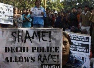 A Delhi court in India is beginning to hear evidence from witnesses in the case of the gang rape and murder of a 23-year-old physiotherapy student in December