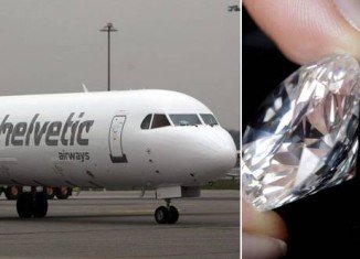 Armed robbers have made off with a "gigantic" haul of diamonds after a rapid raid at Brussels Airport